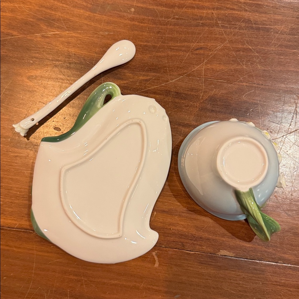 NWOT Two’s Company Teacup Saucer Spoon Set Garden Tea Cottagecore Lily Of Valley - Picture 10 of 13